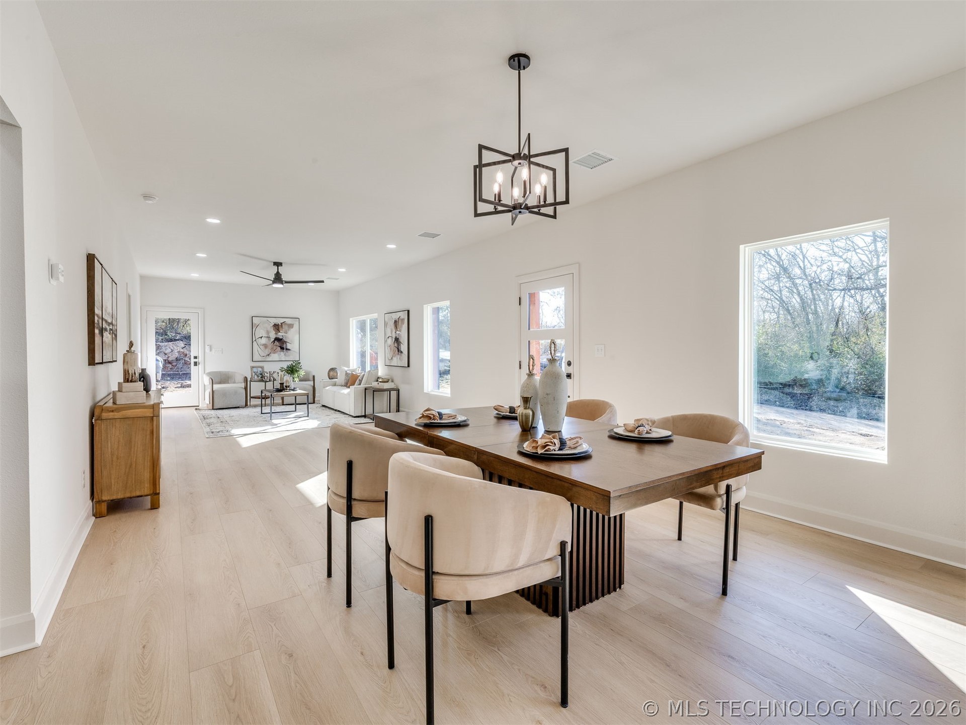 209 N Leahy Street Property Photo 19