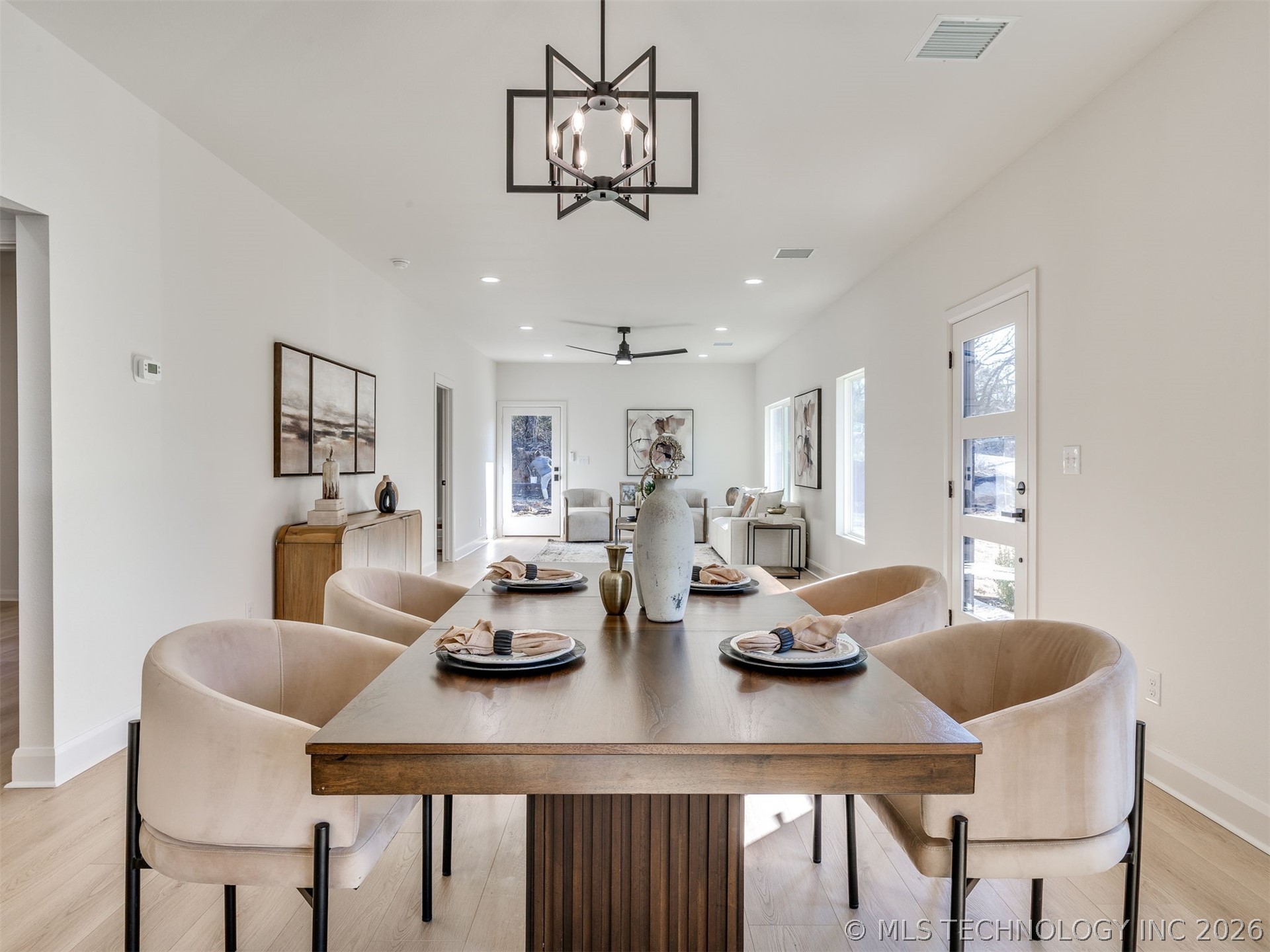 209 N Leahy Street Property Photo 20