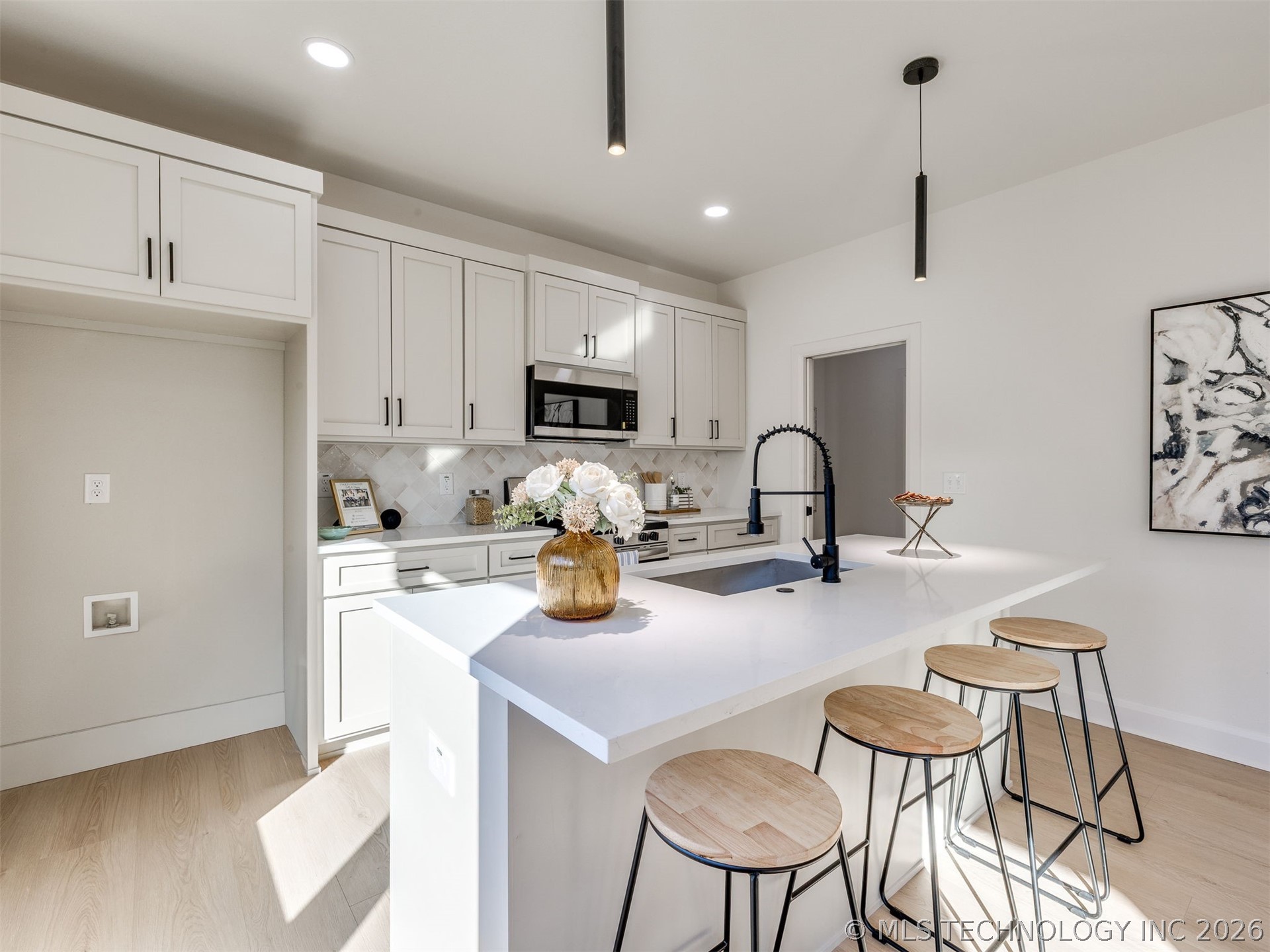 209 N Leahy Street Property Photo 24