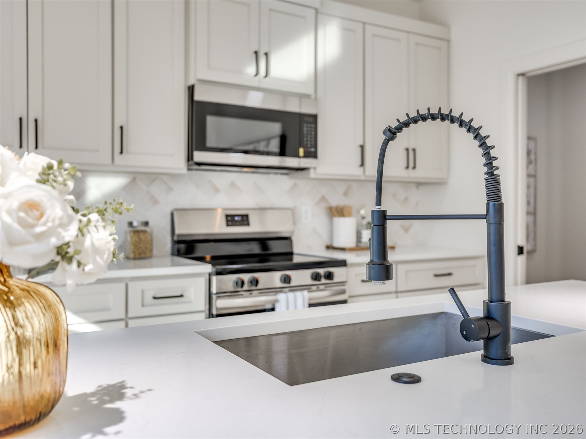 209 N Leahy Street Property Photo 26