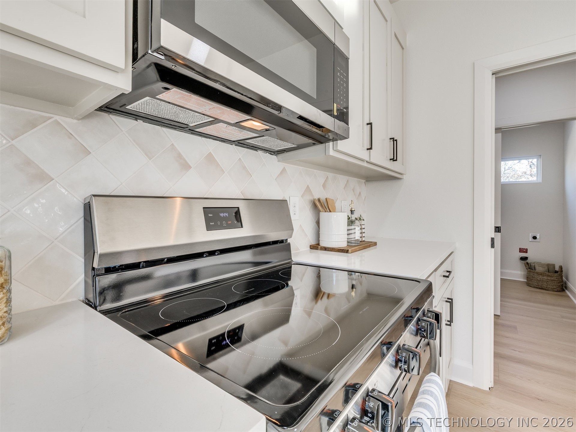 209 N Leahy Street Property Photo 32