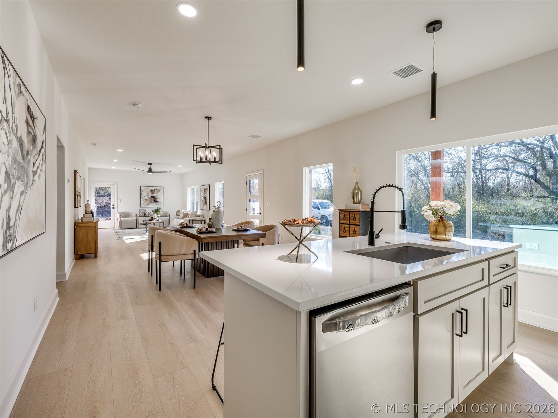 209 N Leahy Street Property Photo 35