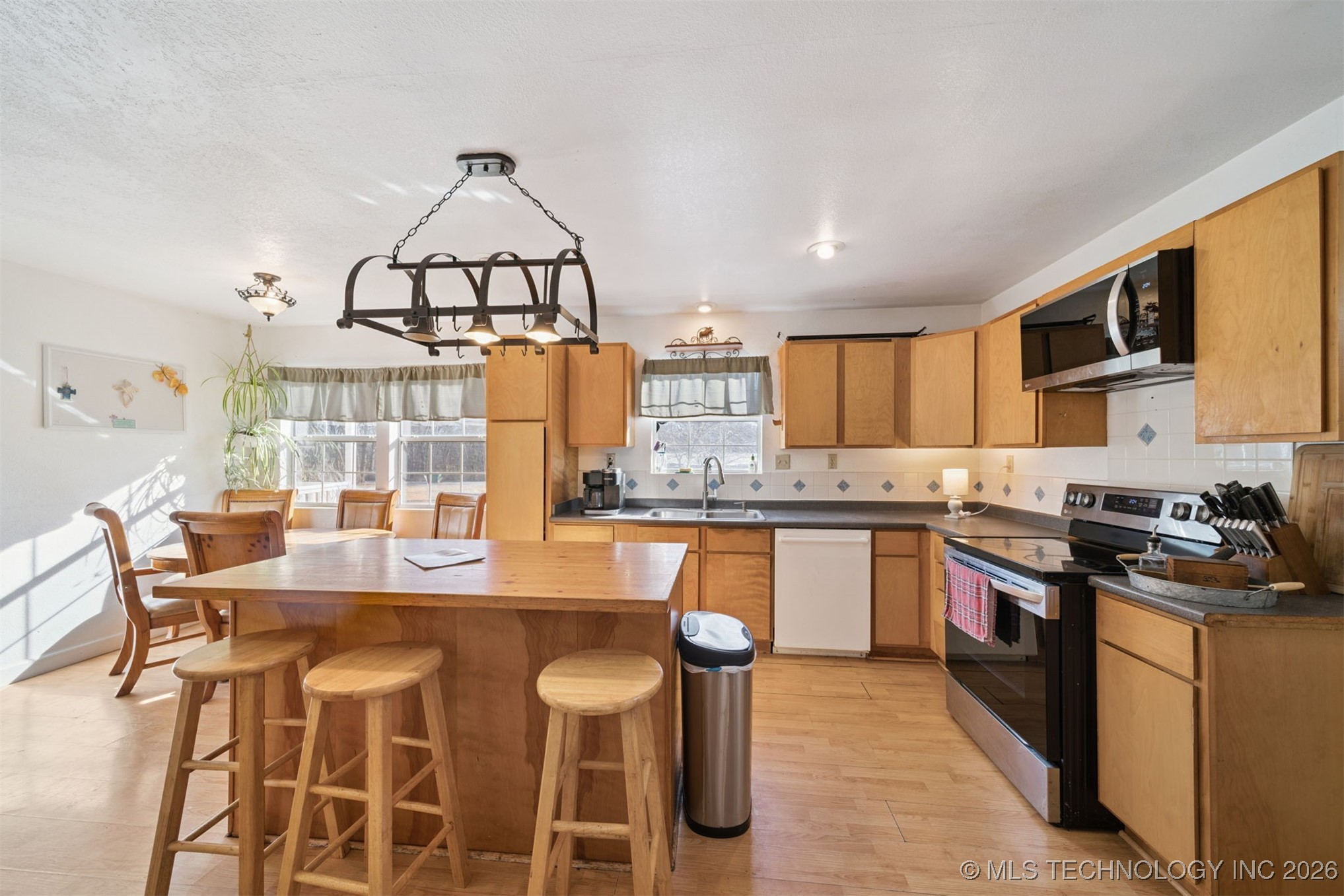 442156 E 367 Road Property Photo 12