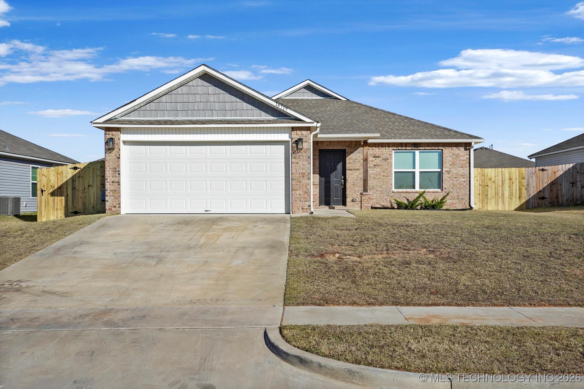 14719 E 39th Street S Property Photo 1