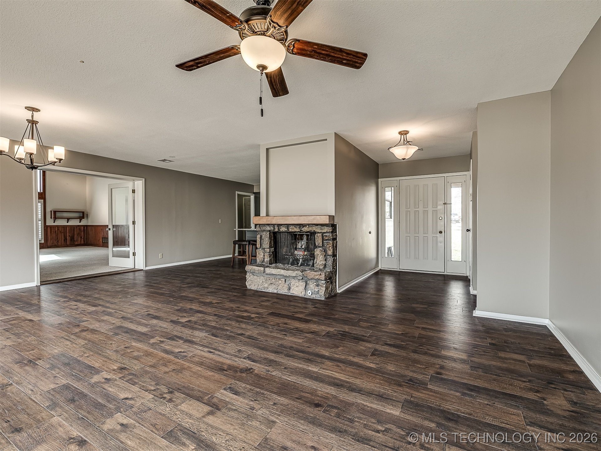 300 Ridgecrest Court Property Photo 5