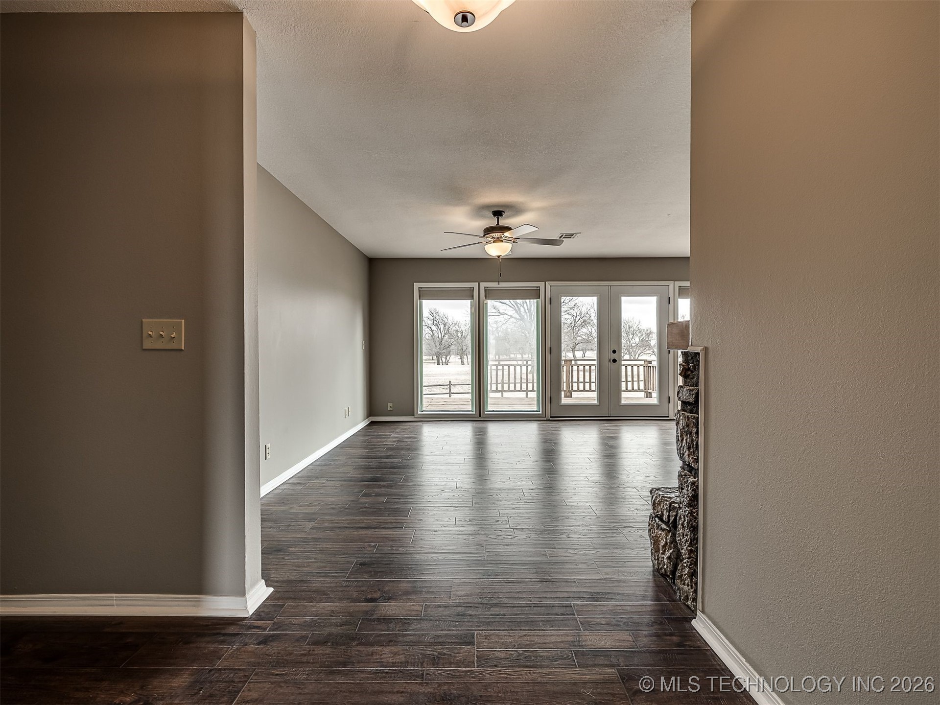 300 Ridgecrest Court Property Photo 6