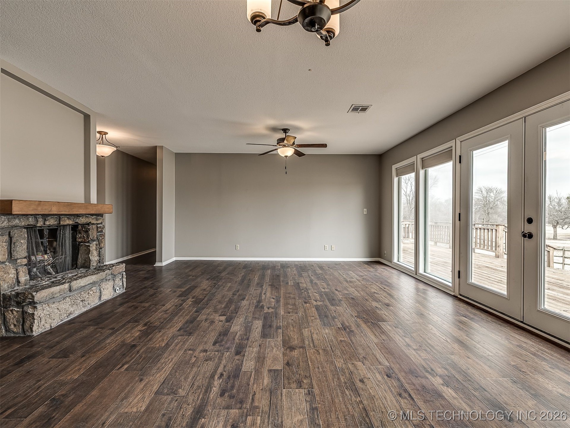 300 Ridgecrest Court Property Photo 10