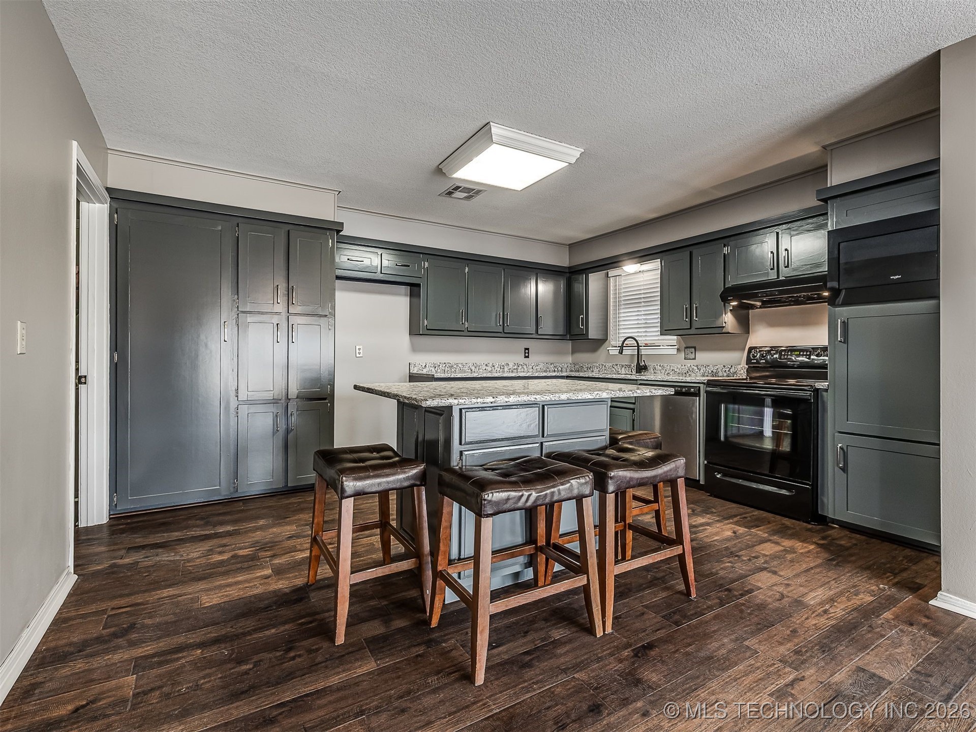 300 Ridgecrest Court Property Photo 13