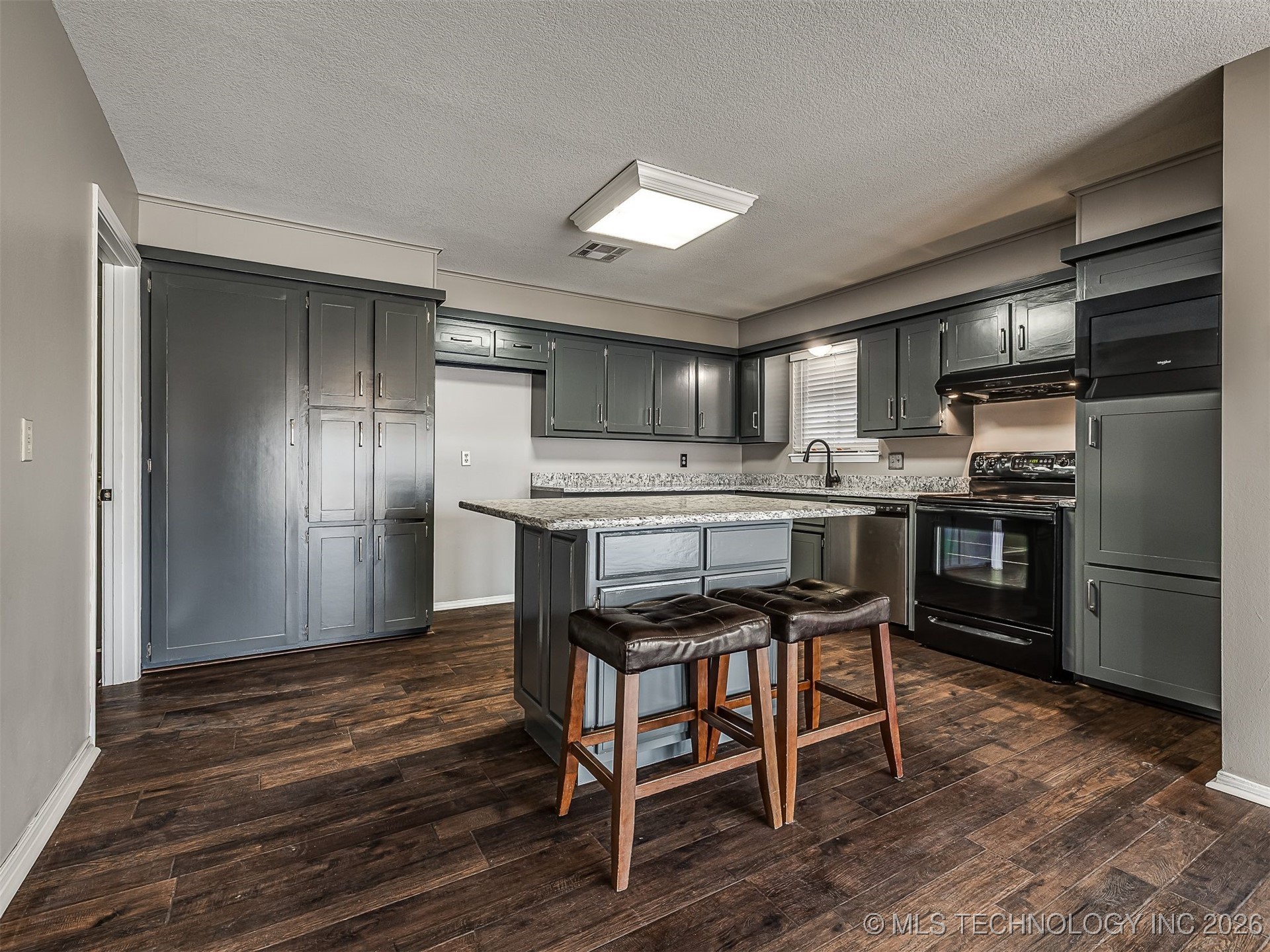 300 Ridgecrest Court Property Photo 14