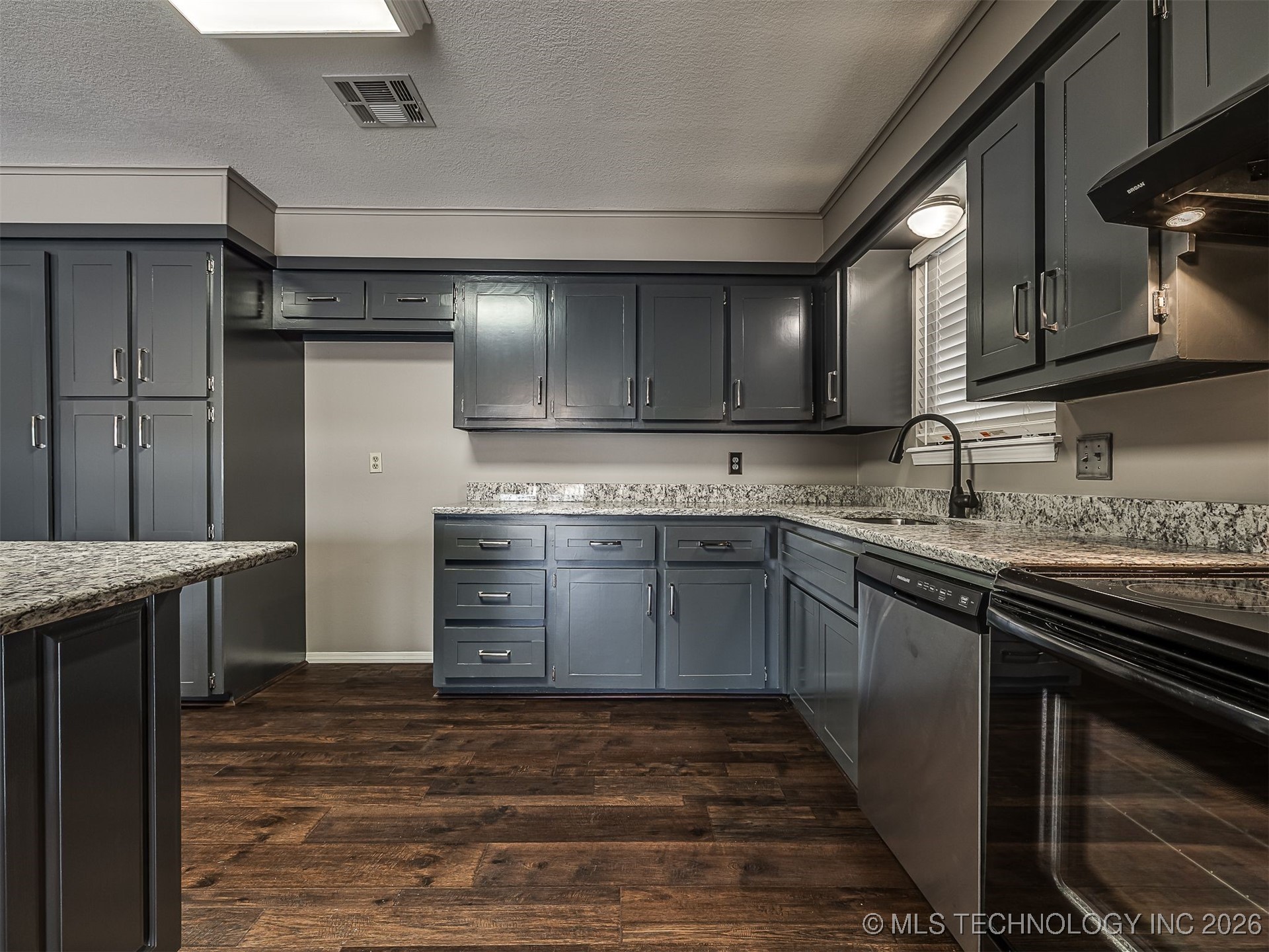 300 Ridgecrest Court Property Photo 15