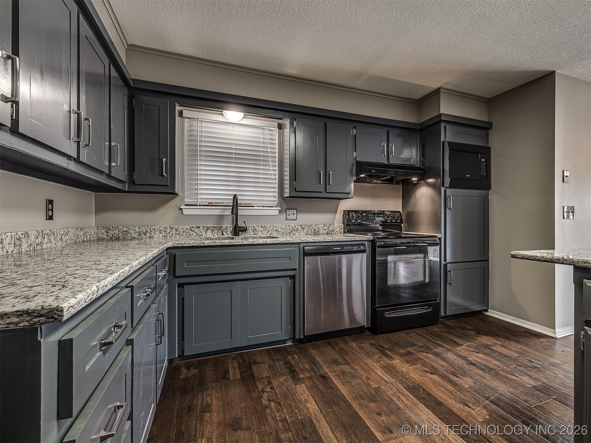 300 Ridgecrest Court Property Photo 16