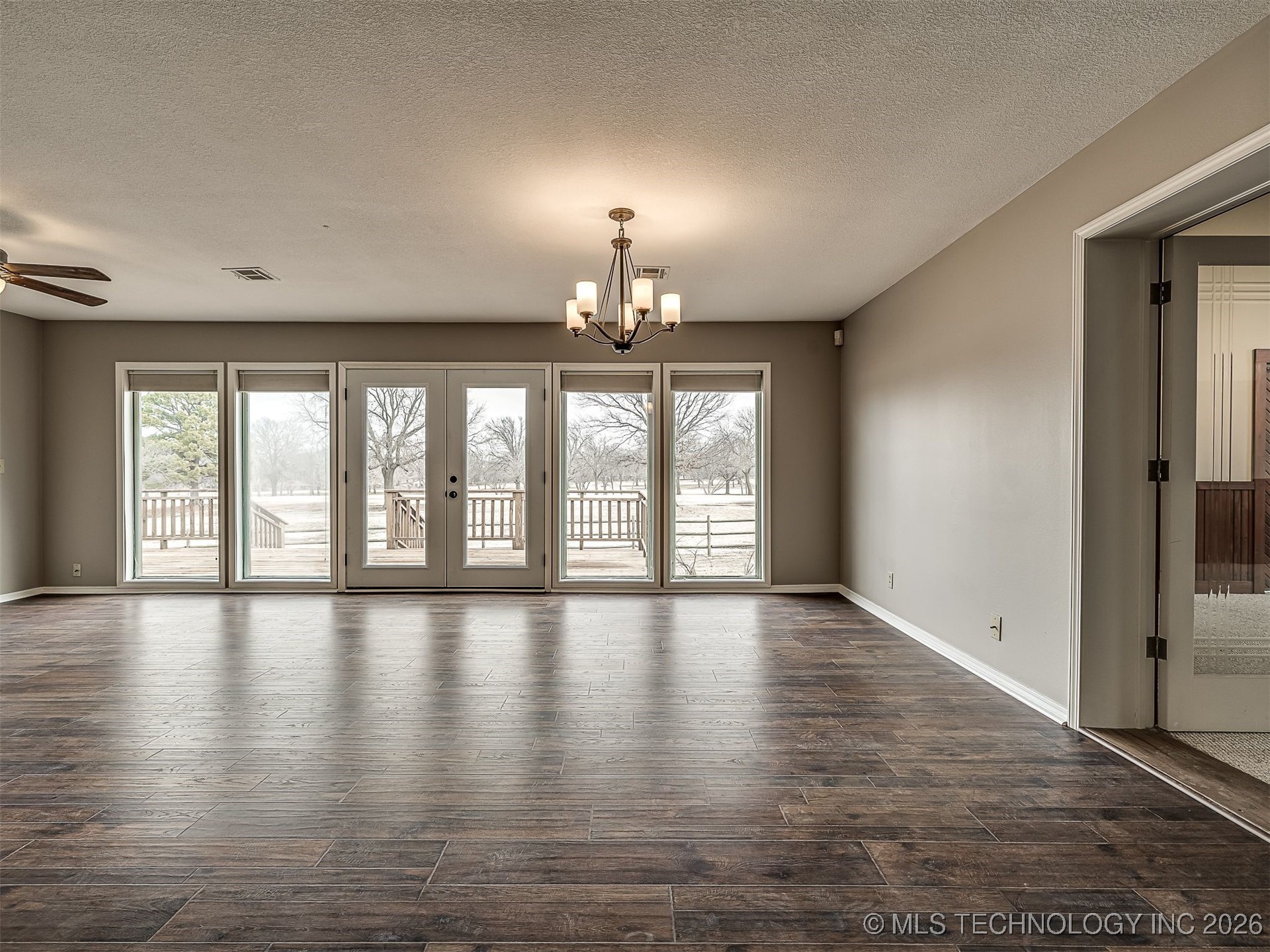 300 Ridgecrest Court Property Photo 18