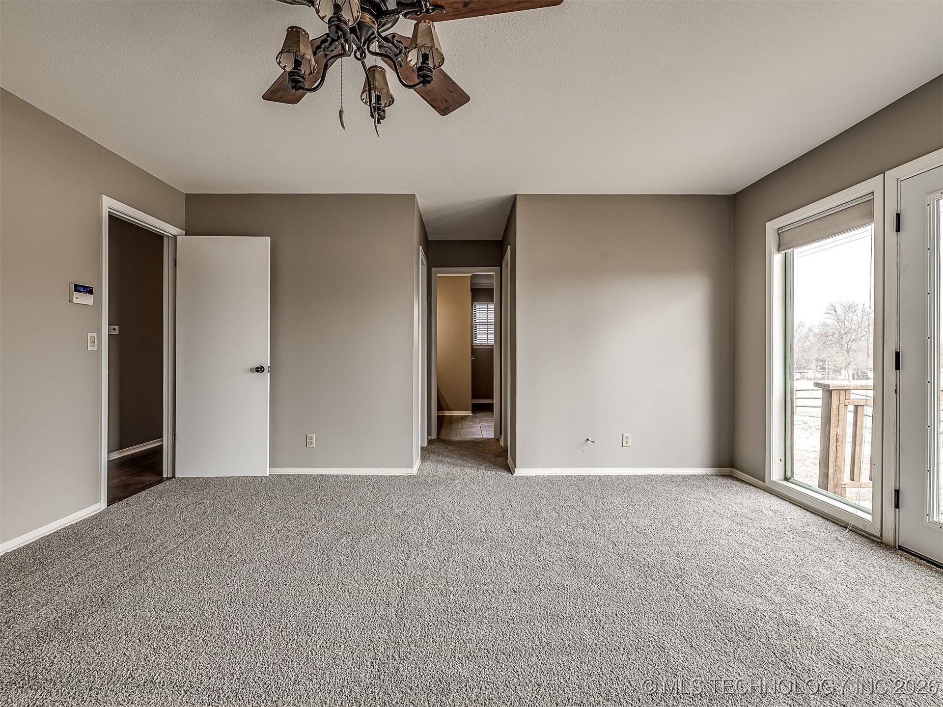 300 Ridgecrest Court Property Photo 23