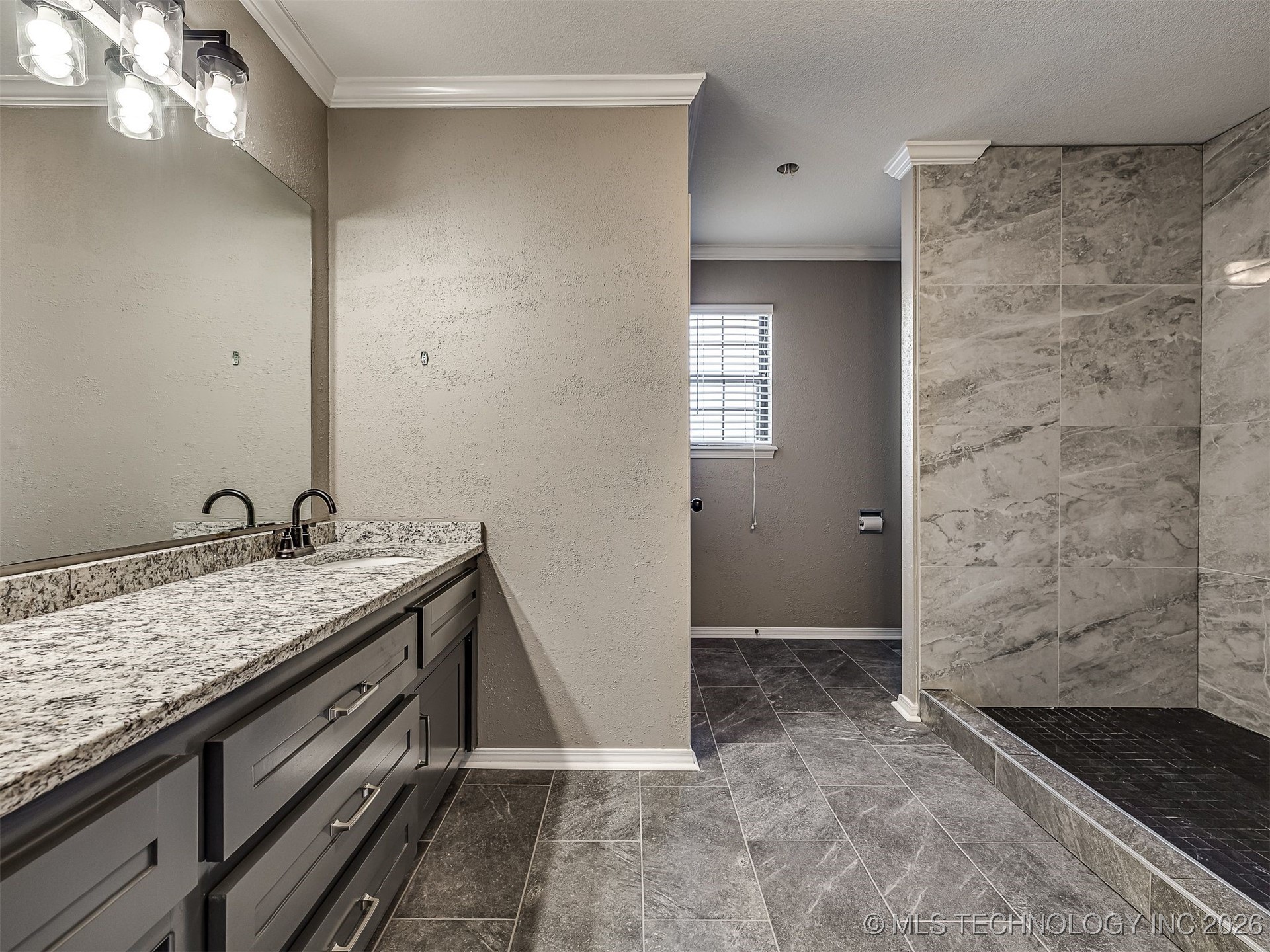 300 Ridgecrest Court Property Photo 25