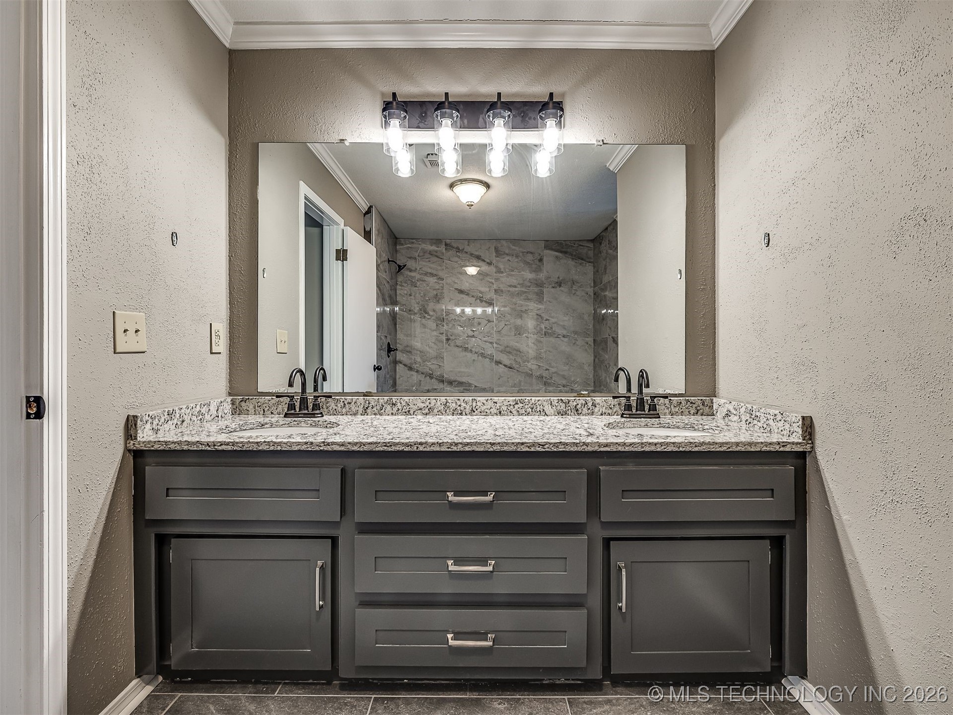 300 Ridgecrest Court Property Photo 29