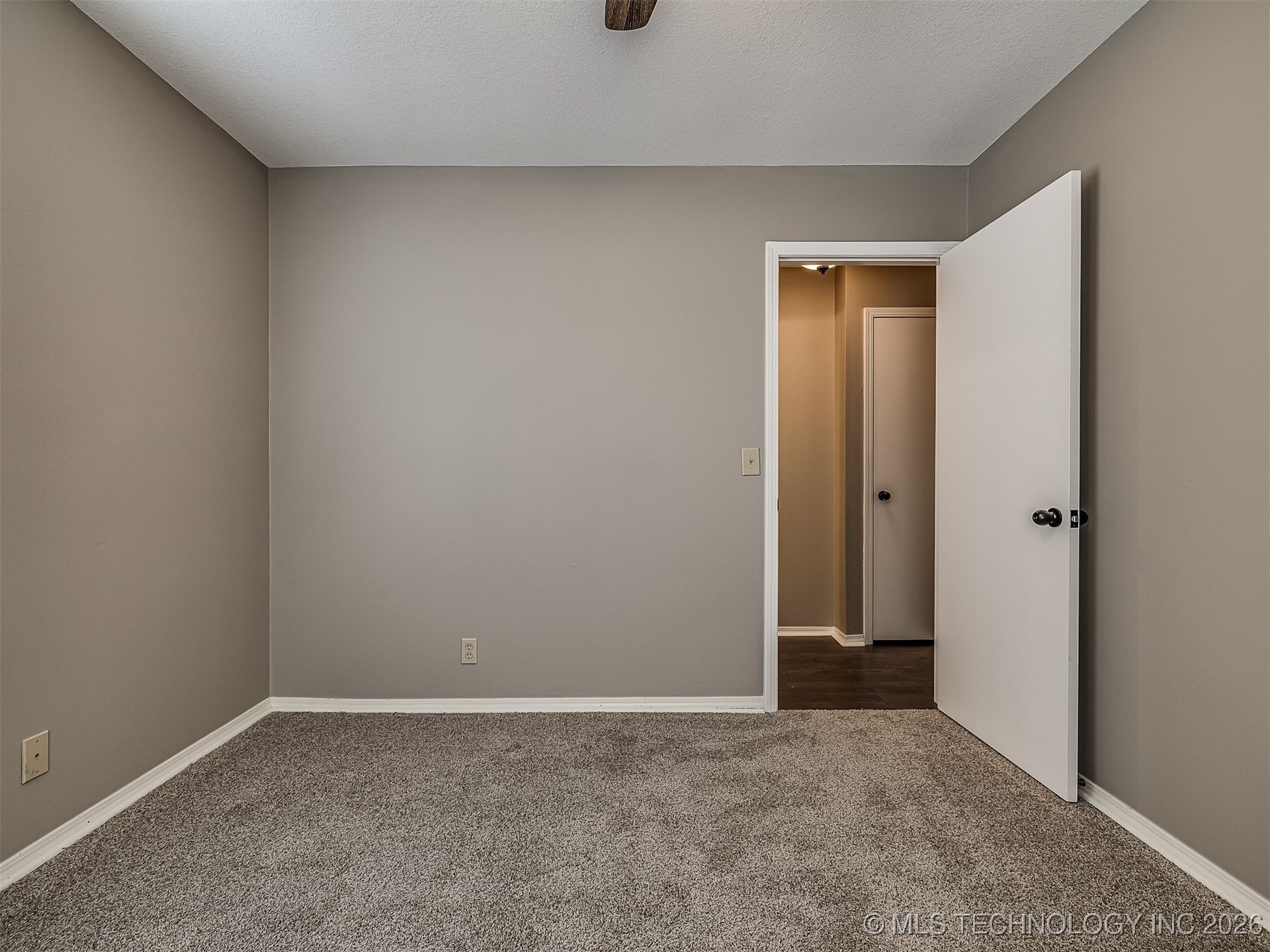 300 Ridgecrest Court Property Photo 31