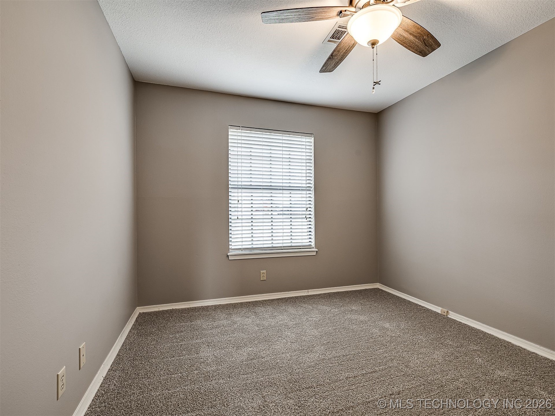 300 Ridgecrest Court Property Photo 32