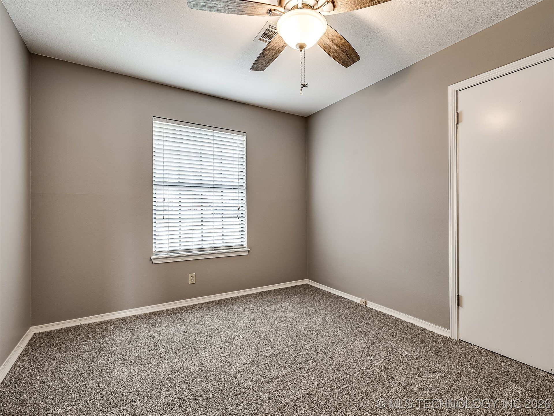 300 Ridgecrest Court Property Photo 35