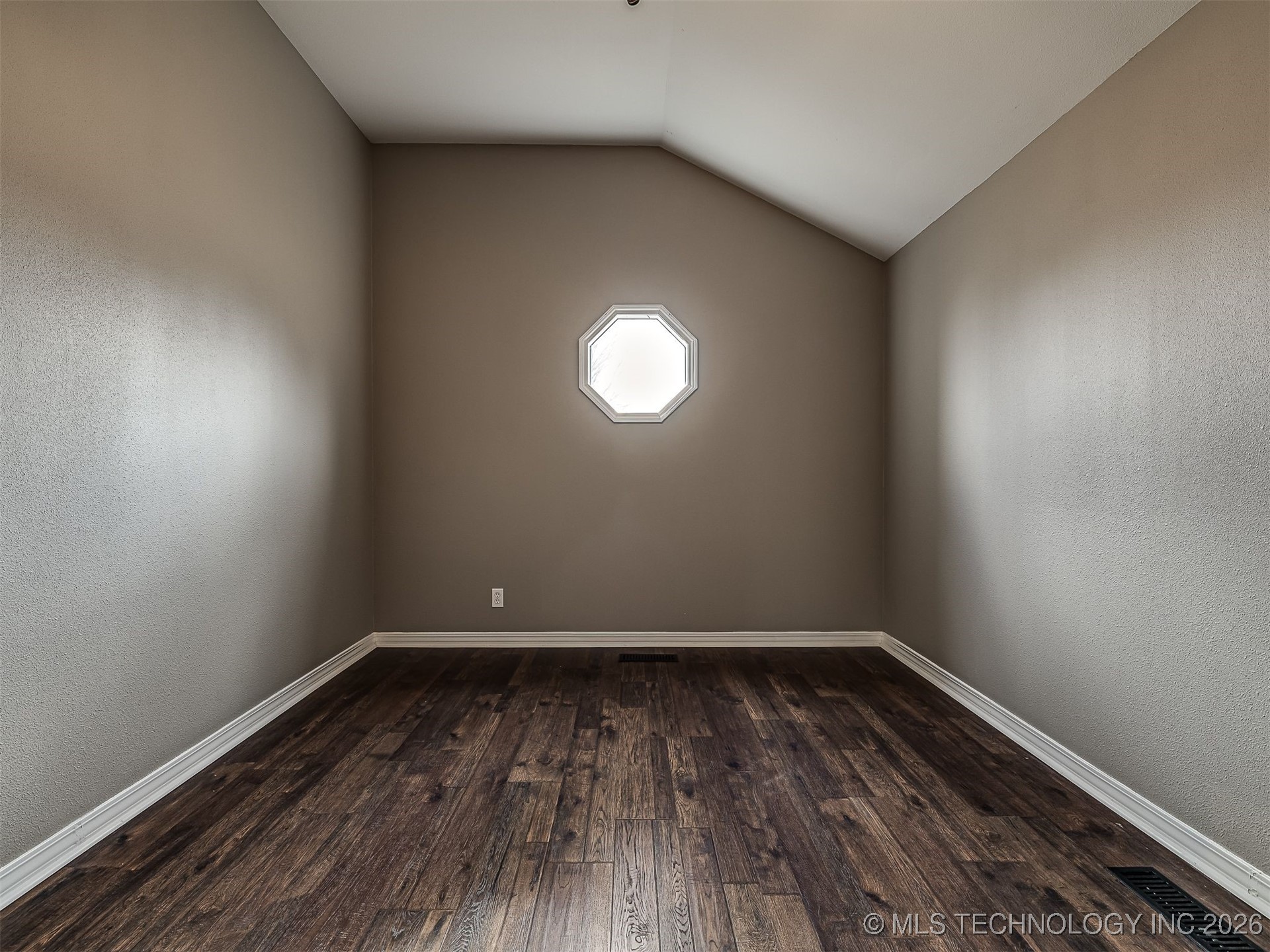 300 Ridgecrest Court Property Photo 44