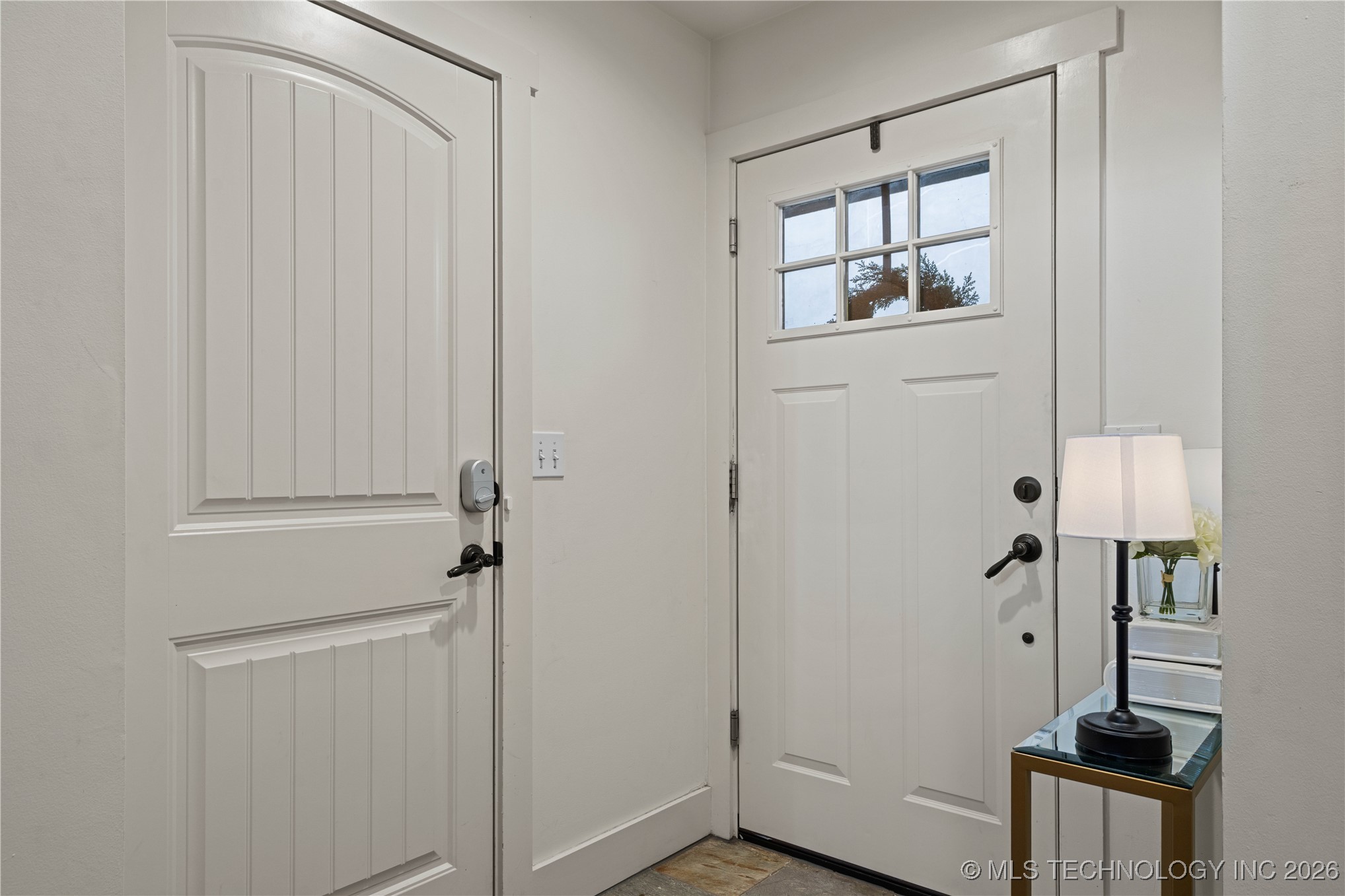 1407 S Saint Louis Avenue B Property Photo 3