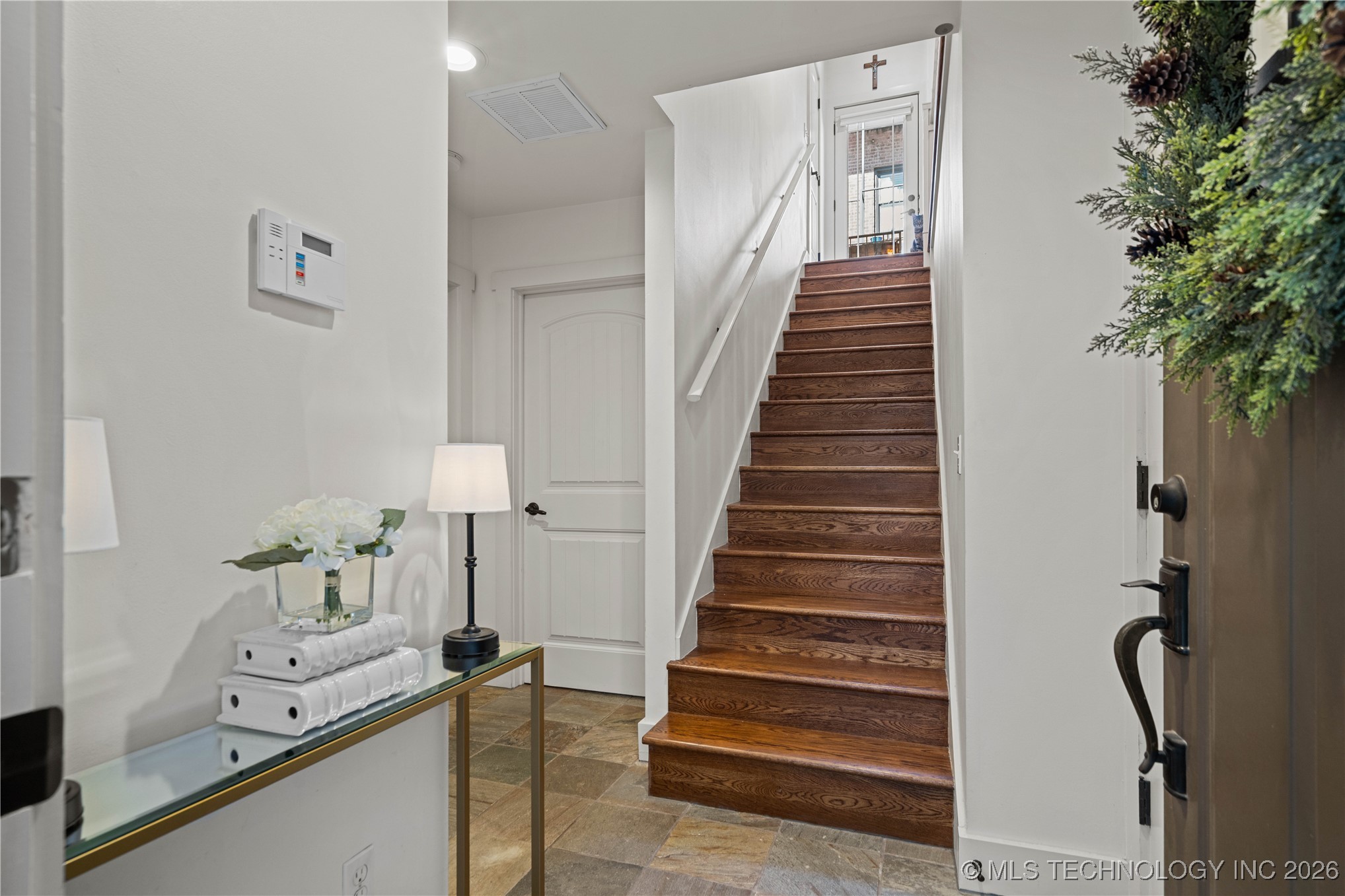 1407 S Saint Louis Avenue B Property Photo 4