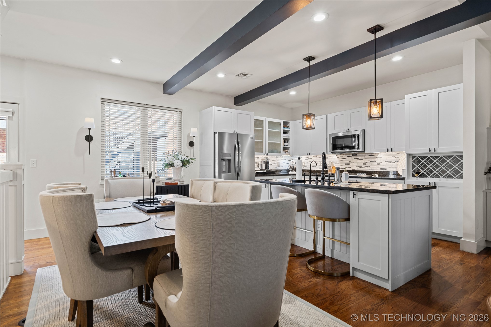 1407 S Saint Louis Avenue B Property Photo 10