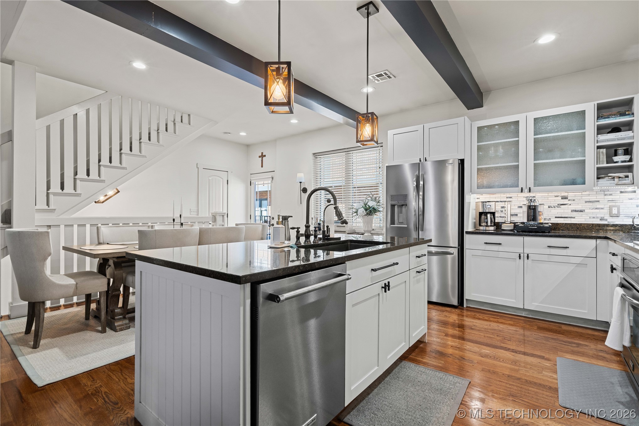 1407 S Saint Louis Avenue B Property Photo 11