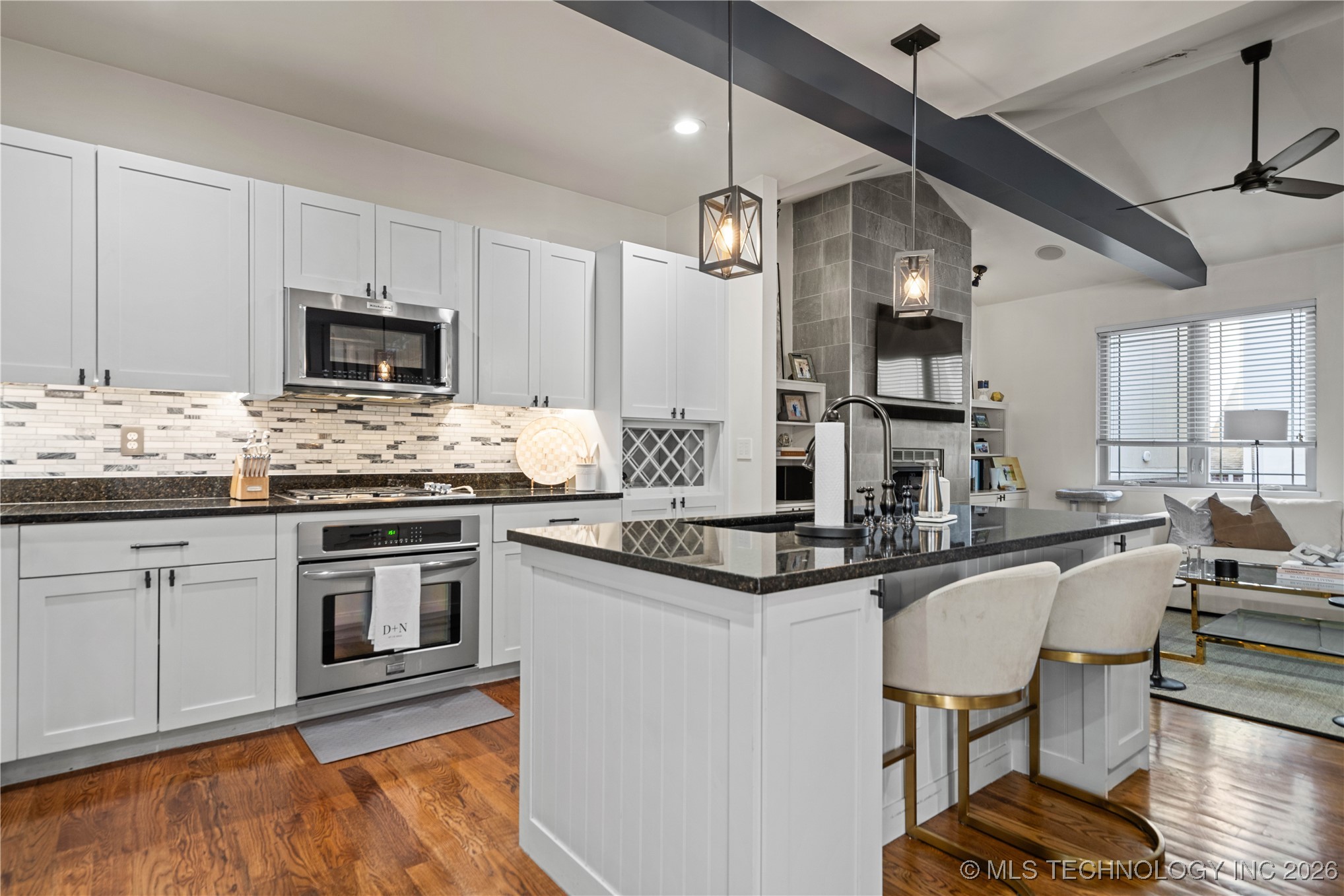 1407 S Saint Louis Avenue B Property Photo 12