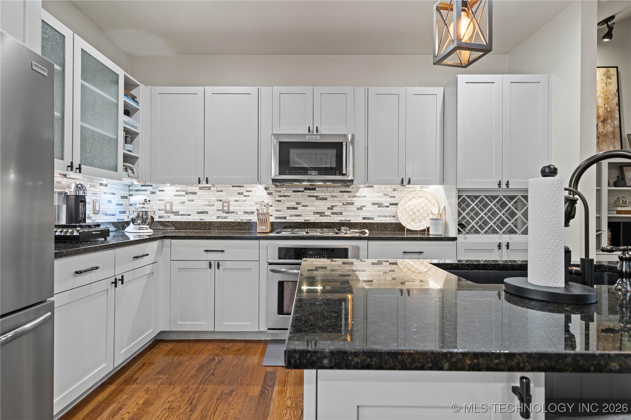 1407 S Saint Louis Avenue B Property Photo 13