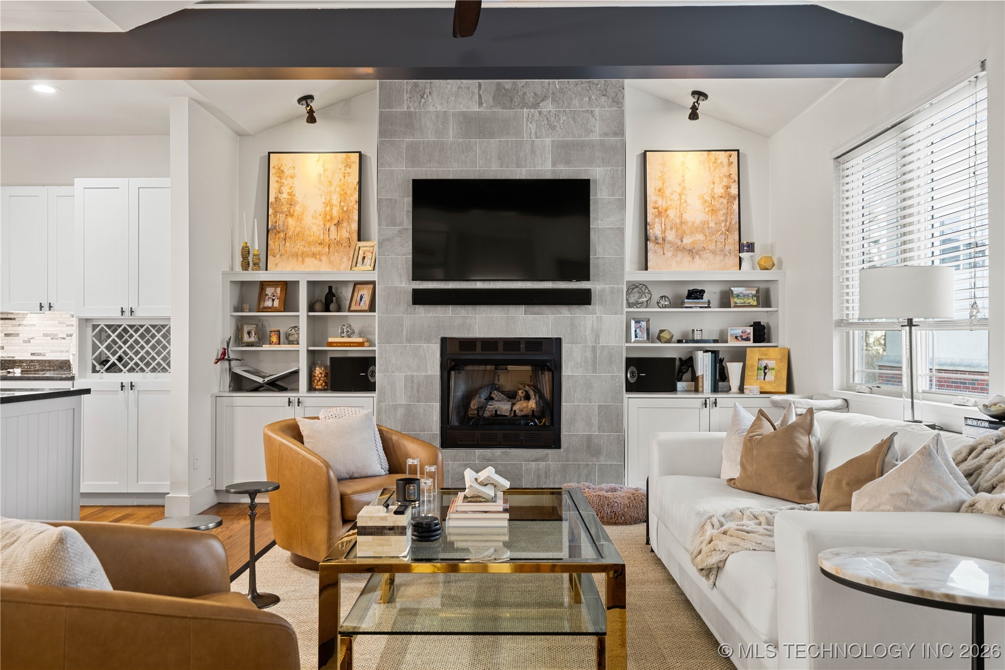 1407 S Saint Louis Avenue B Property Photo 16