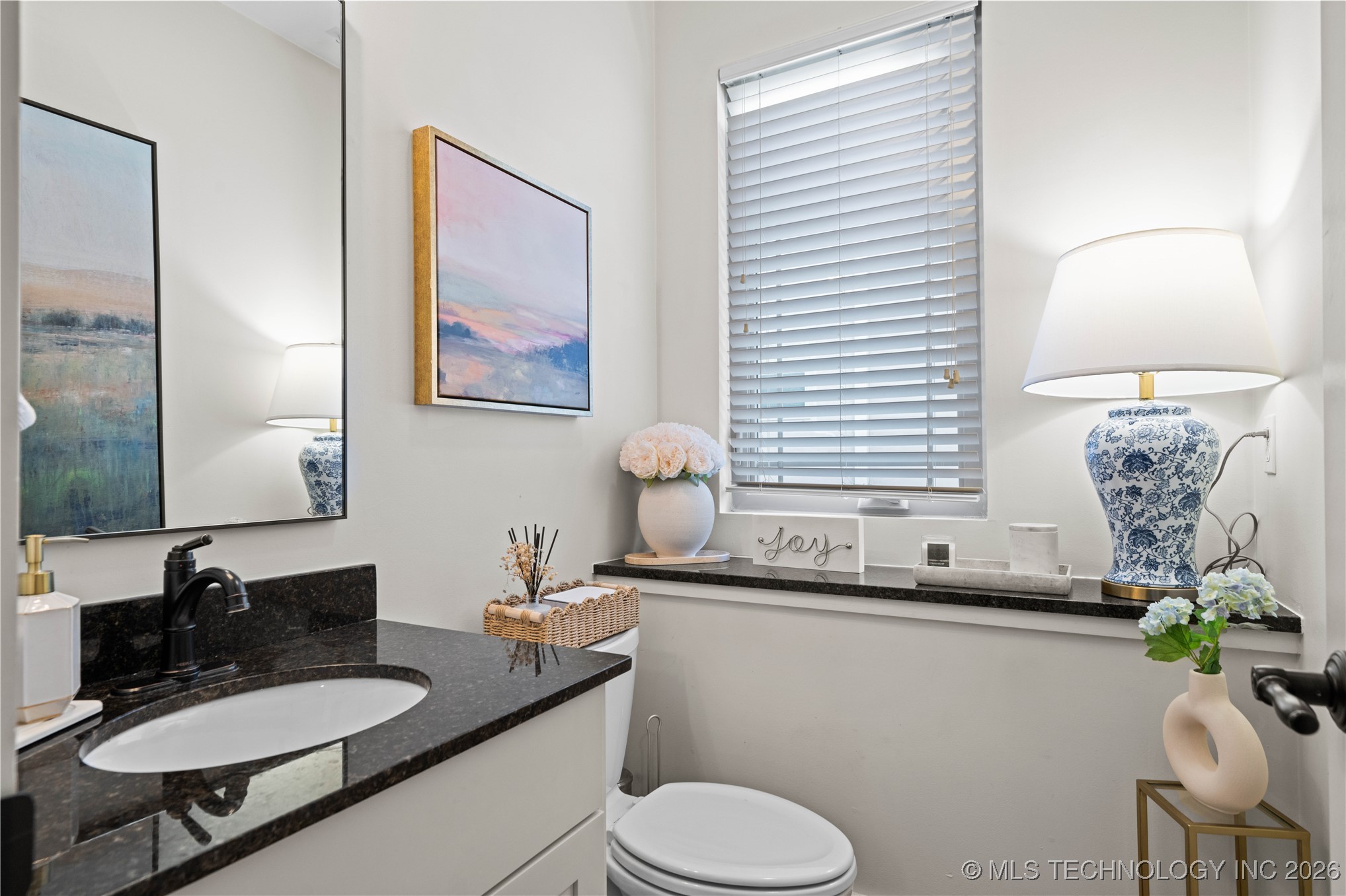 1407 S Saint Louis Avenue B Property Photo 19