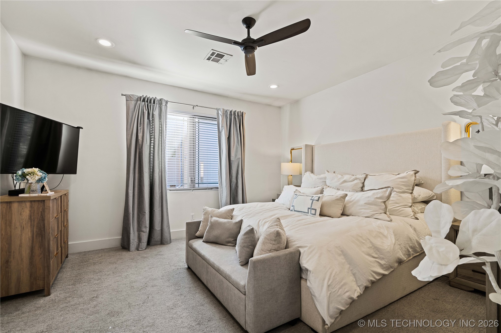 1407 S Saint Louis Avenue B Property Photo 22