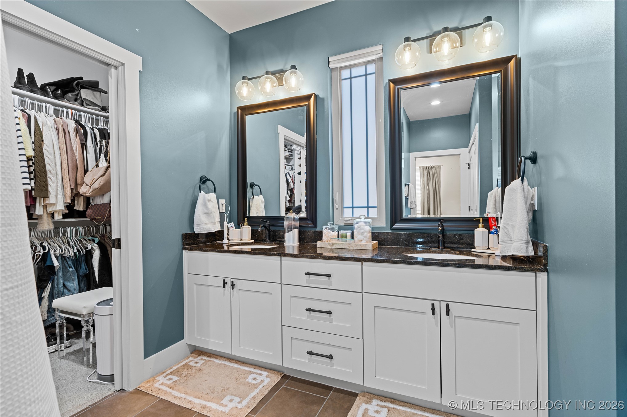 1407 S Saint Louis Avenue B Property Photo 23