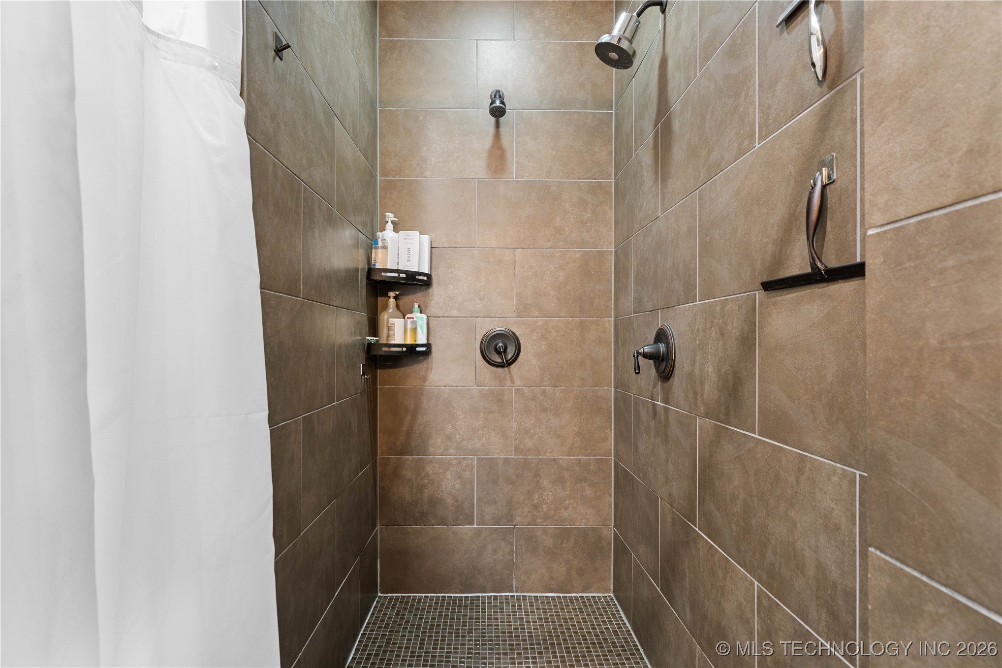 1407 S Saint Louis Avenue B Property Photo 25