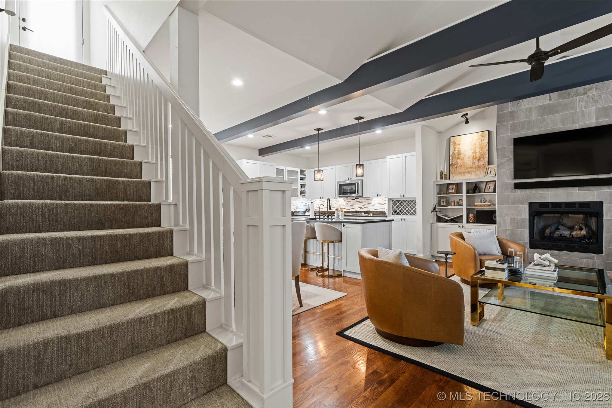 1407 S Saint Louis Avenue B Property Photo 28