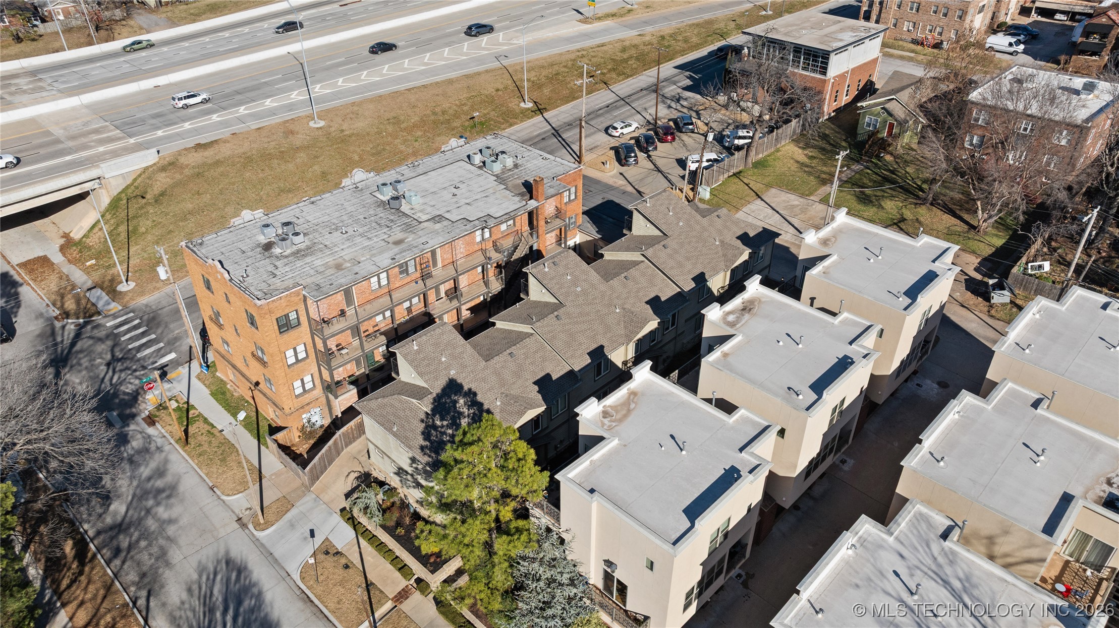 1407 S Saint Louis Avenue B Property Photo 34