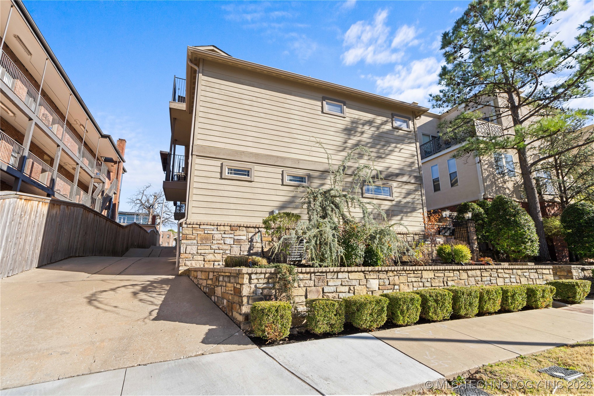 1407 S Saint Louis Avenue B Property Photo 41