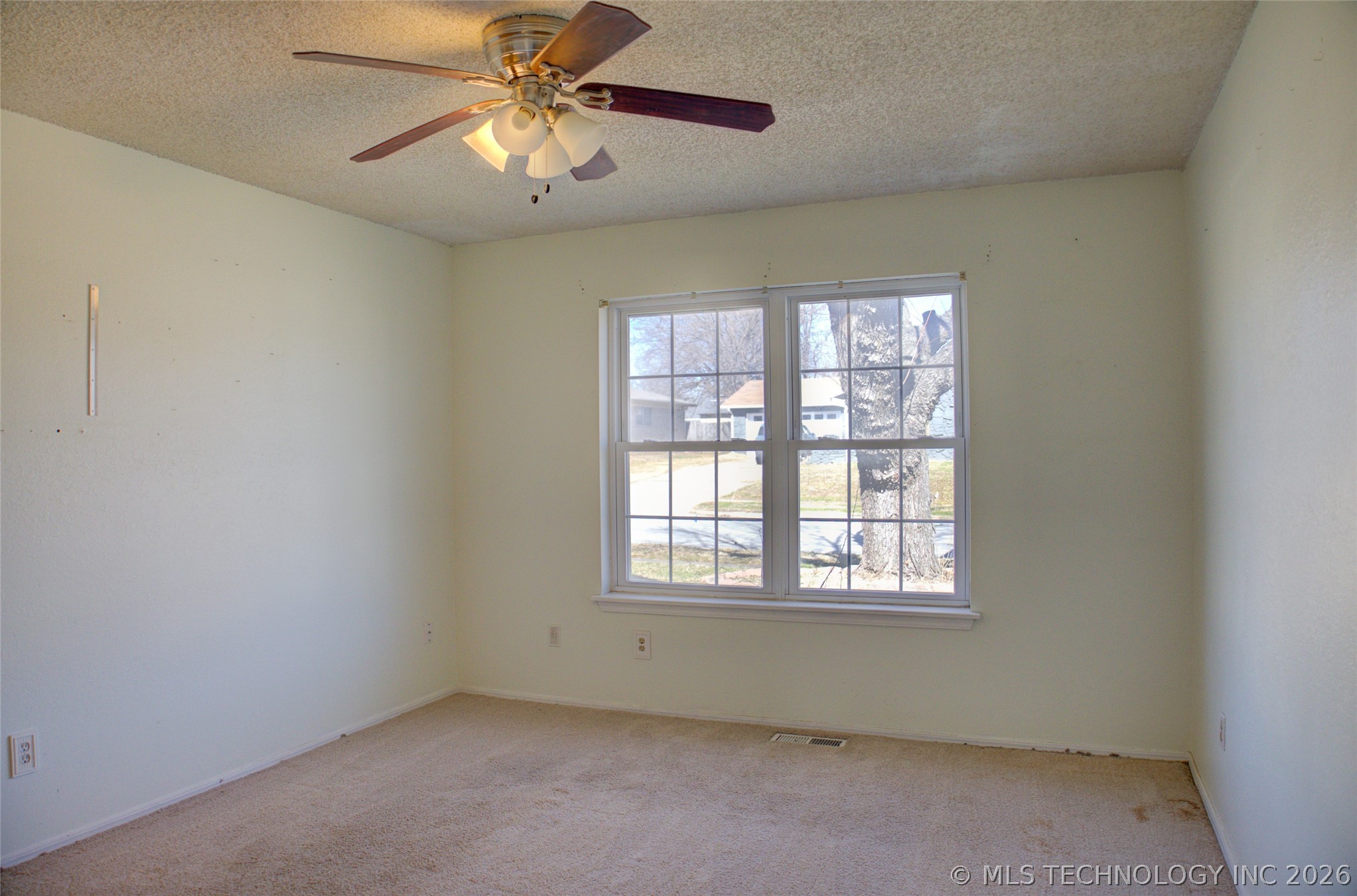 306 E 17th Street Property Photo 19