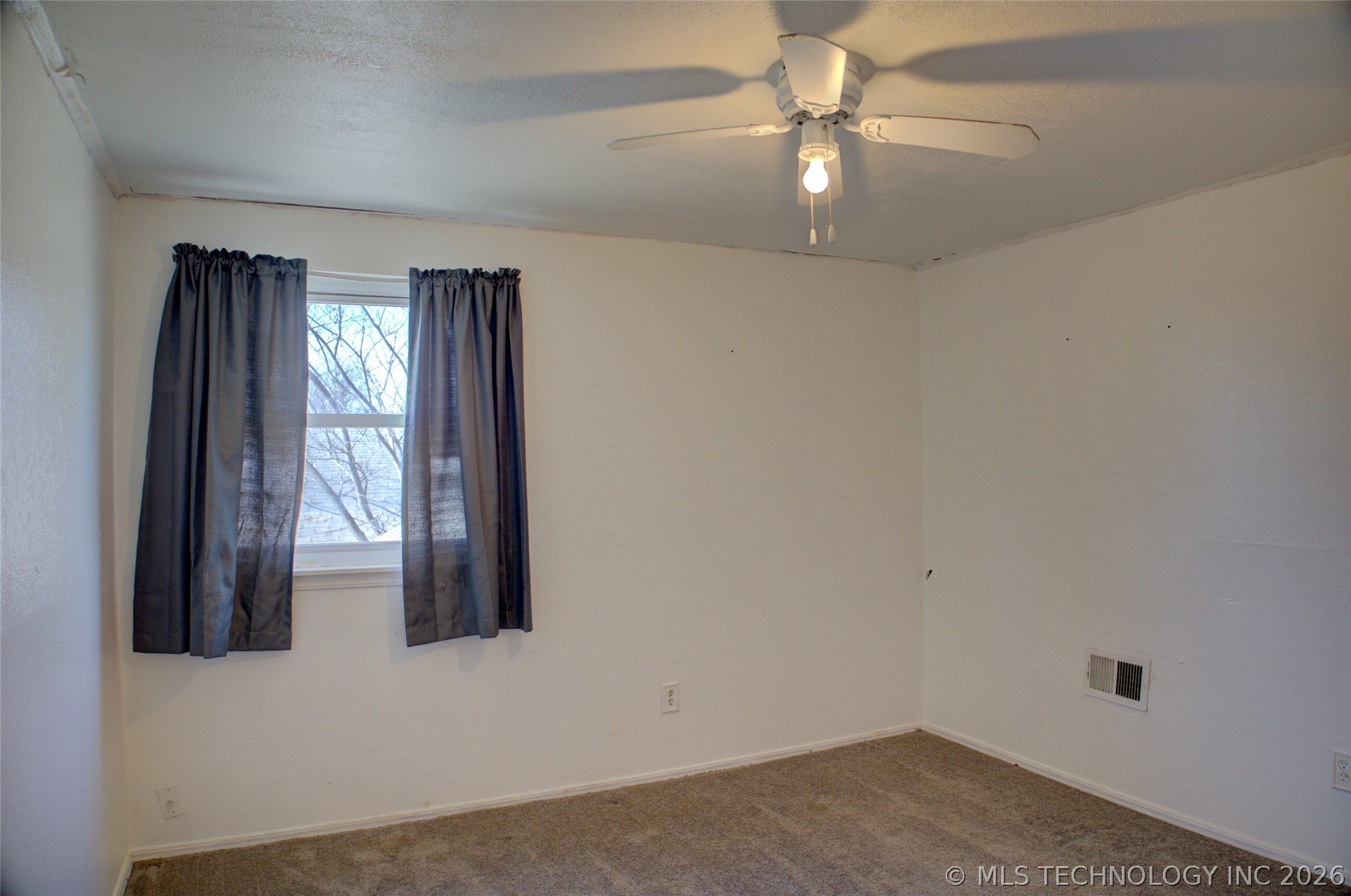 306 E 17th Street Property Photo 28