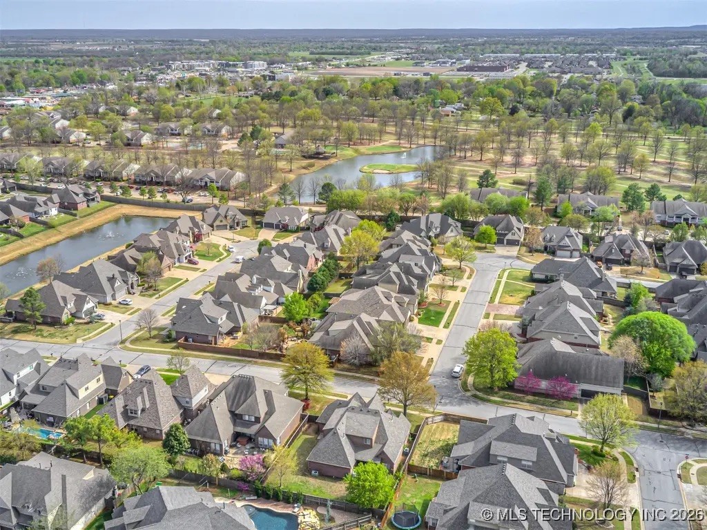 7315 E 112th Place S Property Photo 2