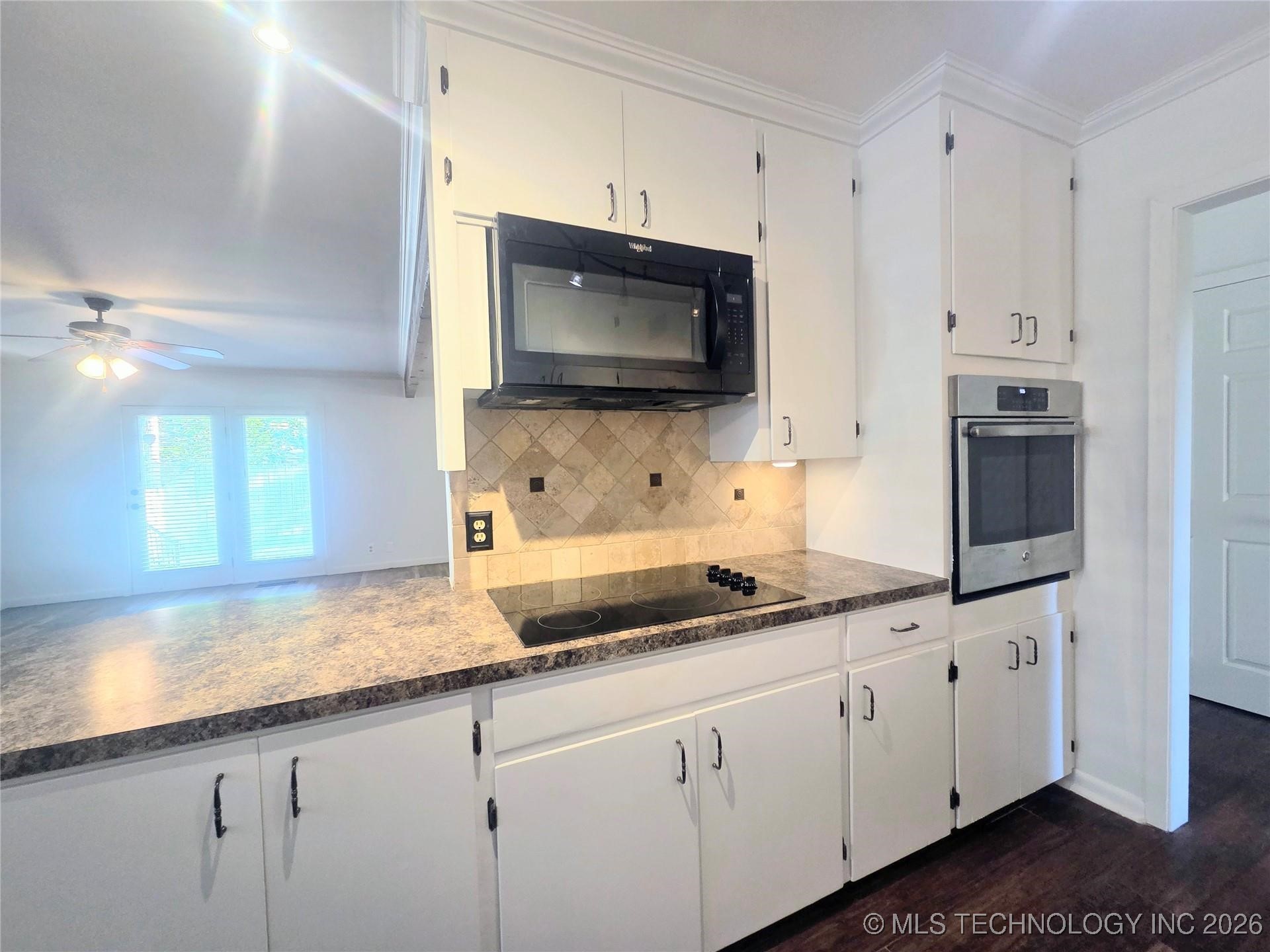 1521 E 60th Street Property Photo 7