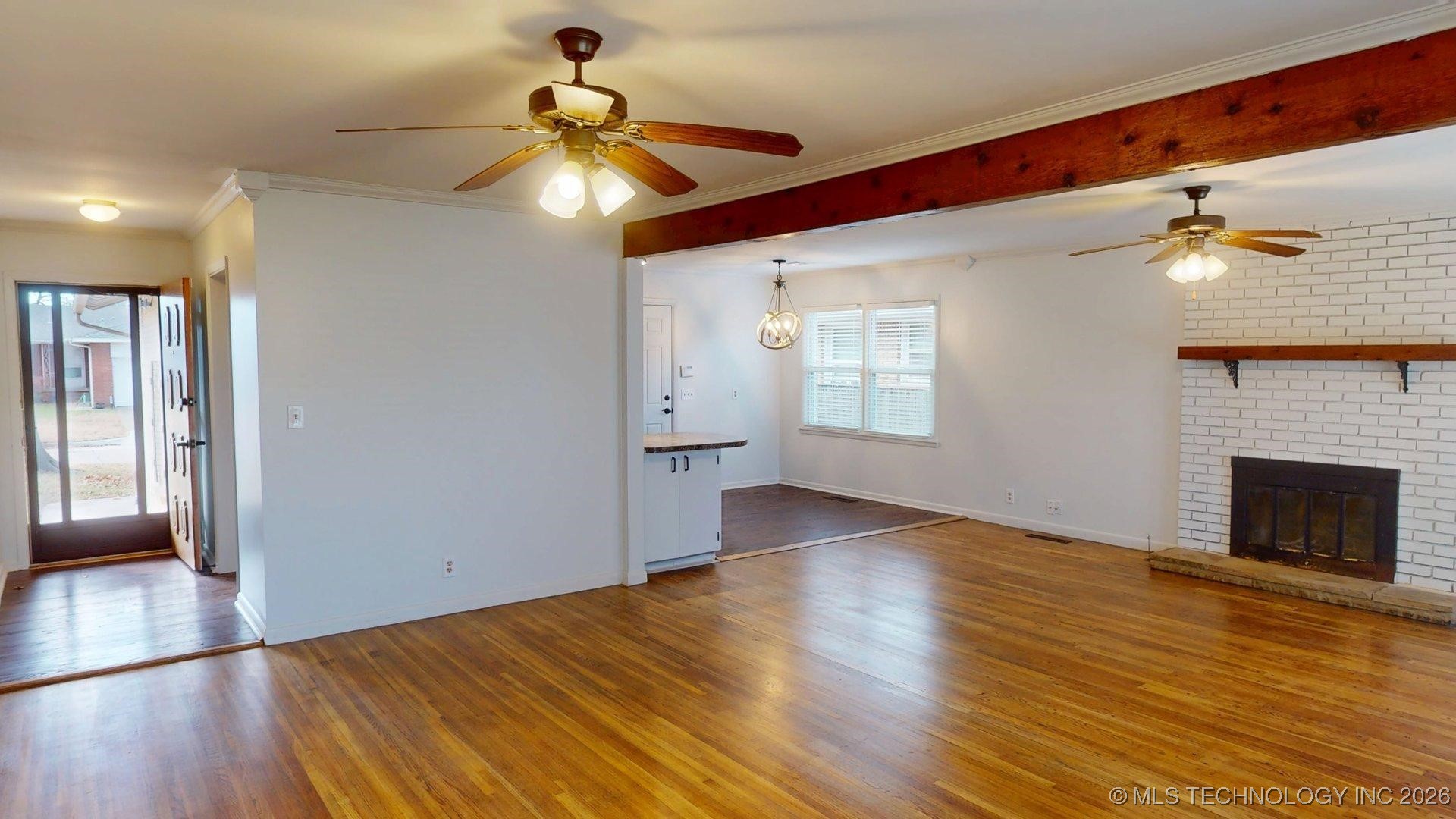 1521 E 60th Street Property Photo 10