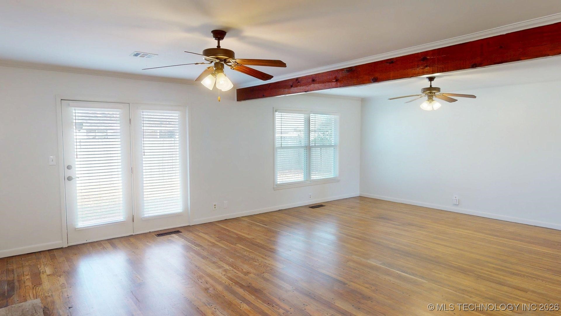 1521 E 60th Street Property Photo 11