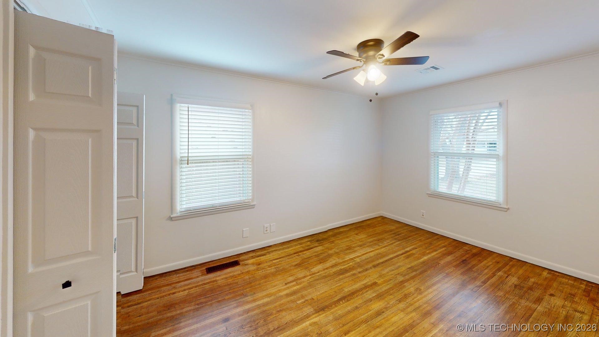 1521 E 60th Street Property Photo 15