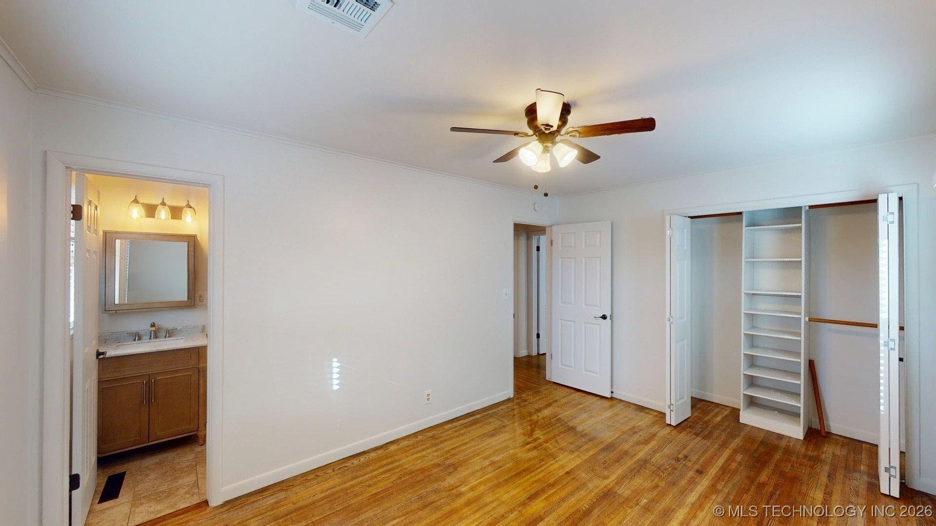 1521 E 60th Street Property Photo 16