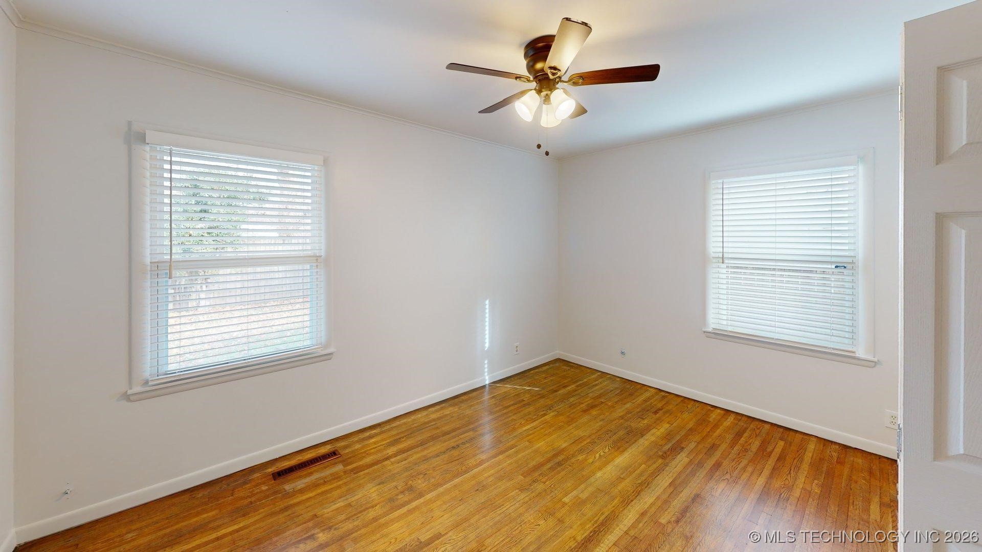 1521 E 60th Street Property Photo 20