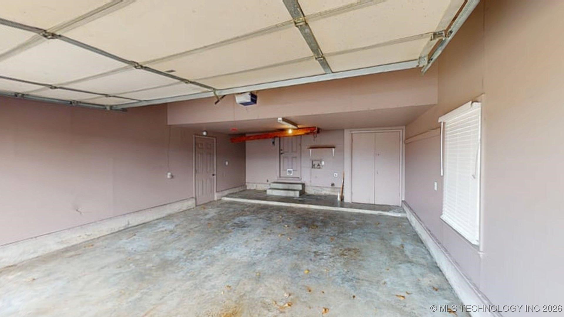 1521 E 60th Street Property Photo 28