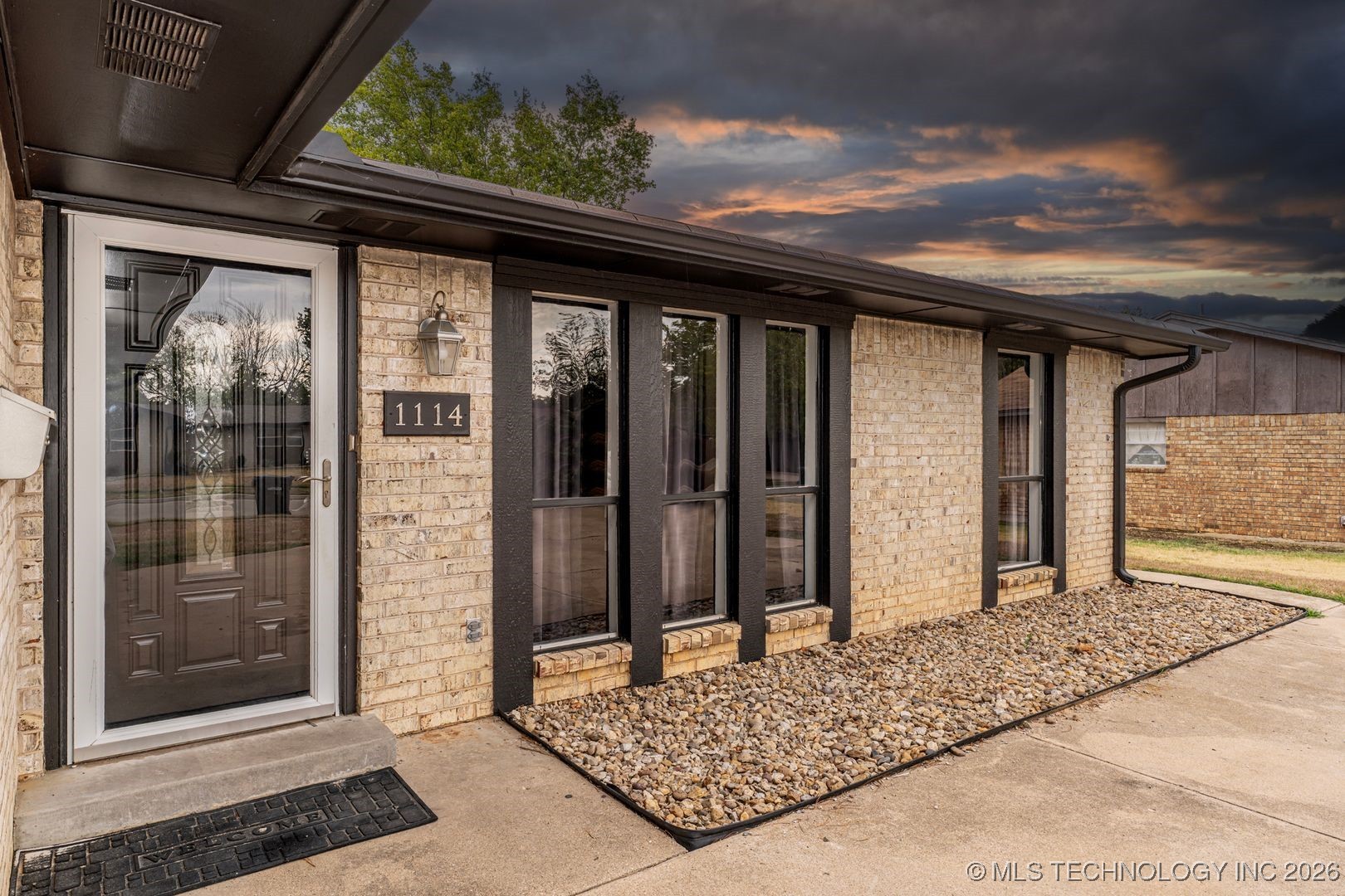 1114 Osage Property Photo 2