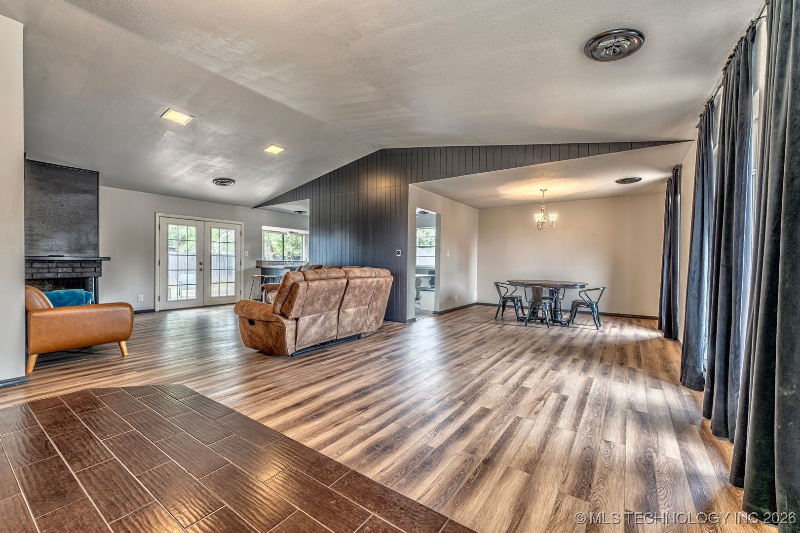 1114 Osage Property Photo 7