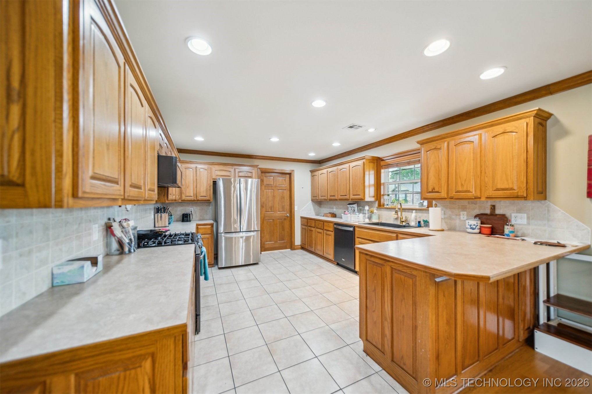 2770 Summerfield Place Property Photo 9